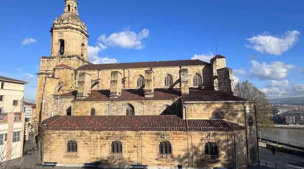 basílica-santa-maría-tesoros-portugalujos