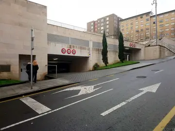 Como sucede en todas las ciudades y municipios el espacio en superficie para el estacionamiento de los veh&iacute;culos es escaso y dificultoso