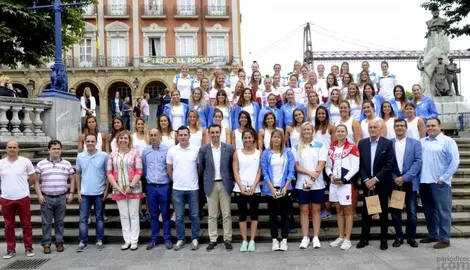 Presentaci&oacute;n de los equipos de waterpolo femeninos