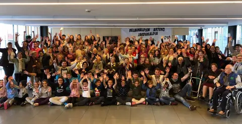 Foto de familia de todos los participantes