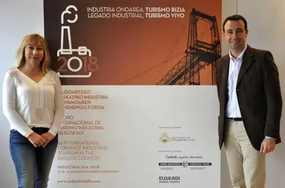 El Alcalde de Portugalete y la Concejala de Cultura