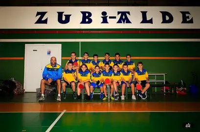 Foto de familia con gran parte de los jugadores