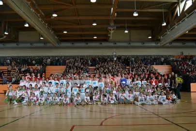M&aacute;s de 130 patinadores participaron en el evento