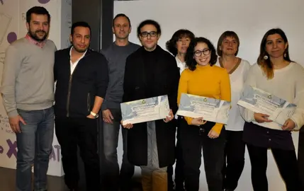 Los premiados, junto al jurado y al Concejal de Juventud