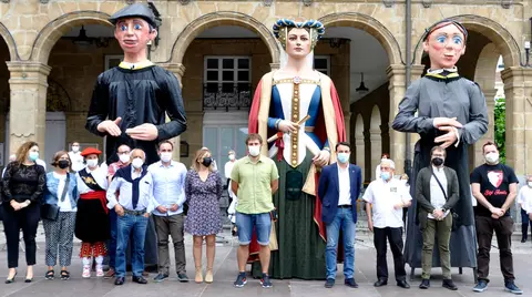 Presentaci&oacute;n de la nueva giganta que representa a Mar&iacute;a D&iacute;az de Haro