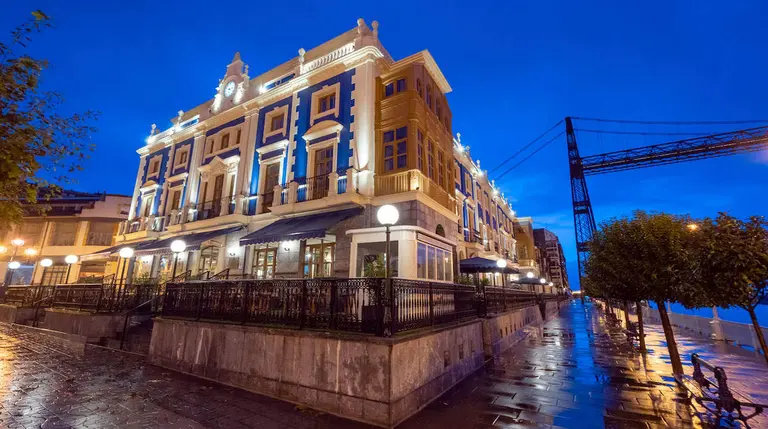hotel puente colgante