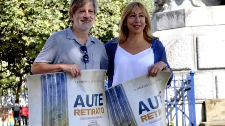 Gaizka Urresti, y la concejala de Cultura, Est&iacute;baliz Freije