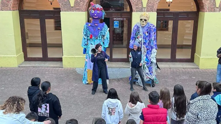 zero-zabor-uretan-exposicion-portugalete