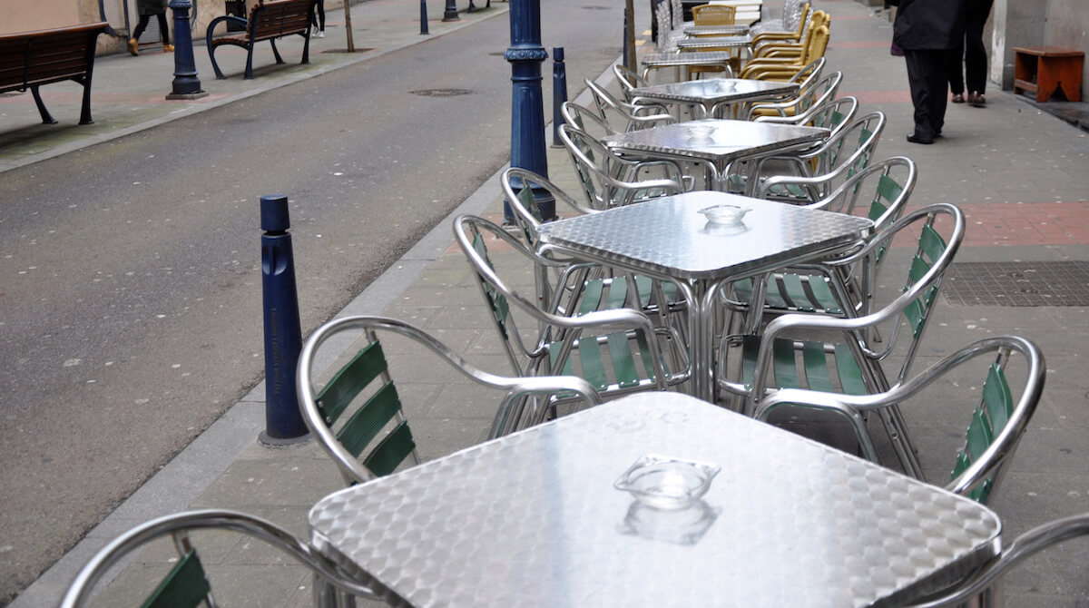 Una terraza en un bar de Portugalete